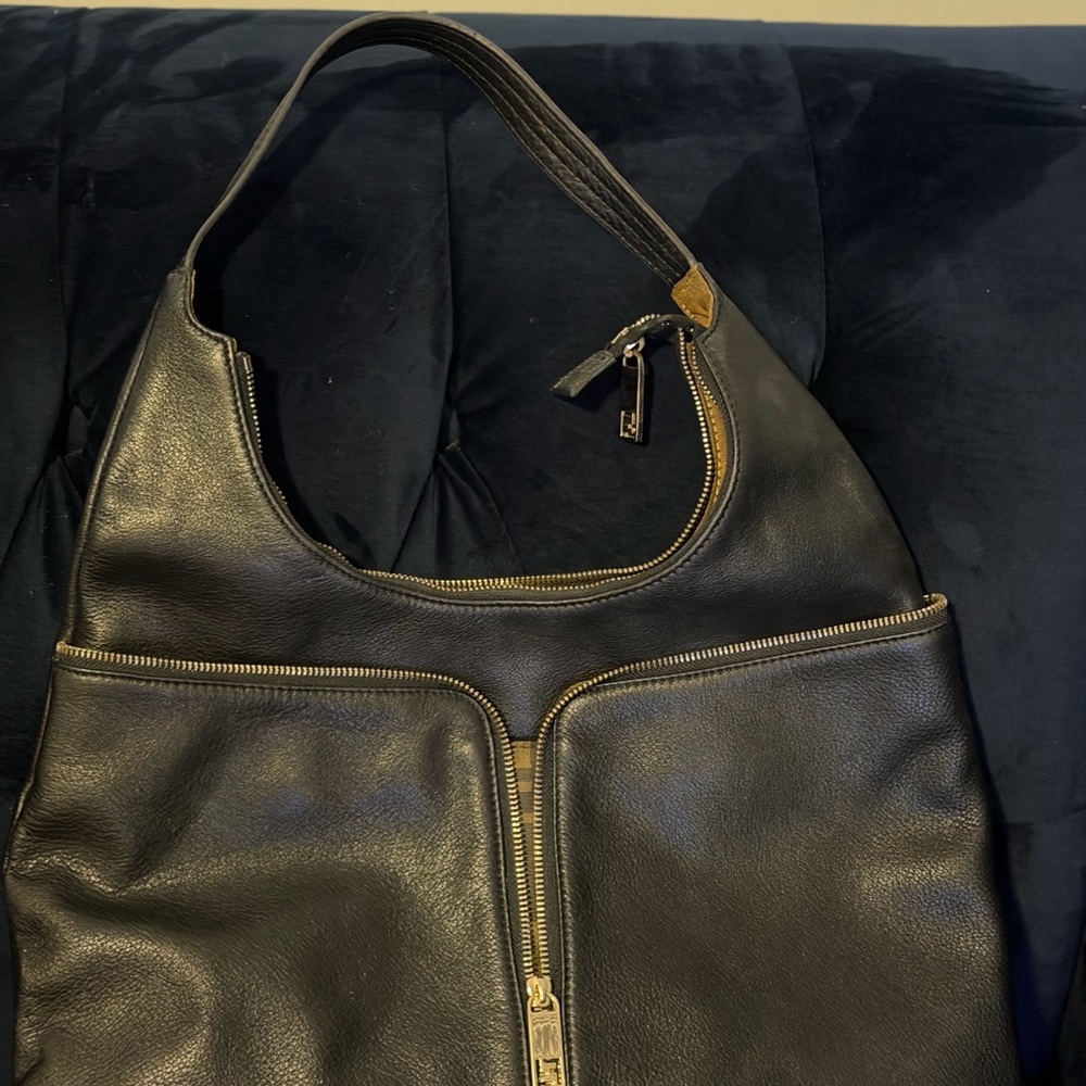 Fendi Style -High Quality Black Pebbled Leather Hobo Bag - Picture 4 of 5